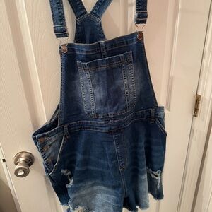 Womens size 2x overall shorts but fit like xl